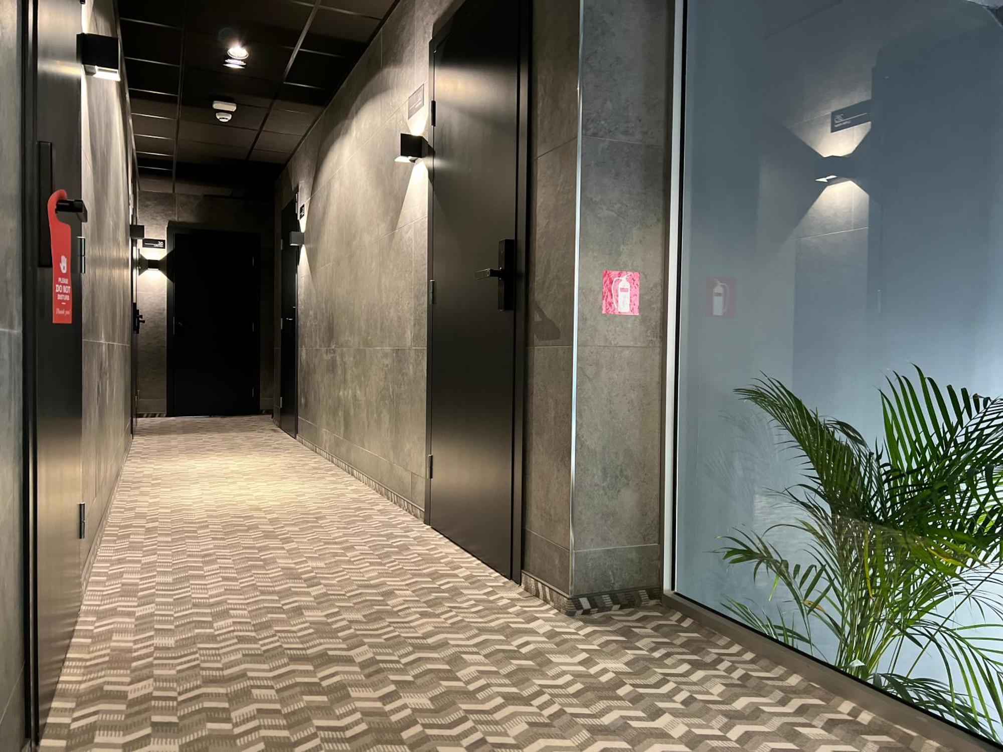 Luna Self Check-in Hotel